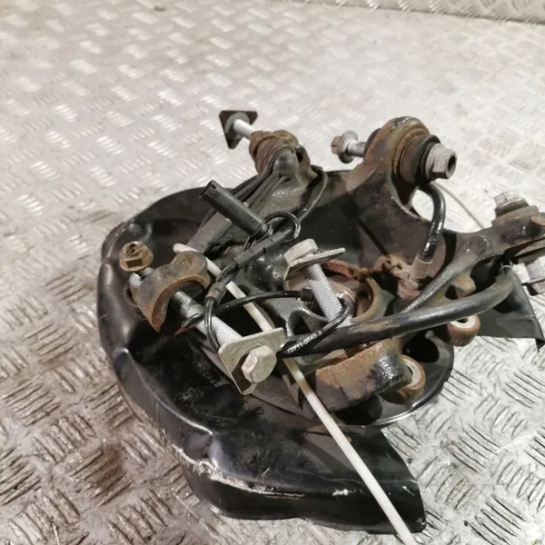 UTO33712 BMW Bakhjulsnav - Begagnad OEM-del image 6
