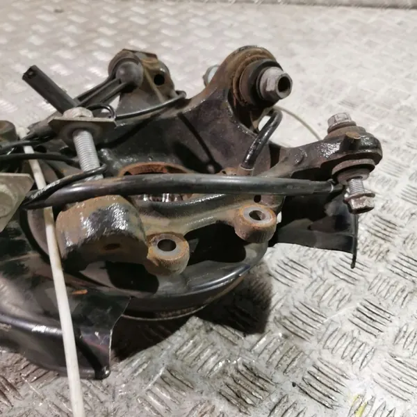 UTO33712 BMW Bakhjulsnav - Begagnad OEM-del image 8