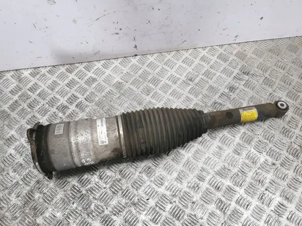 Tesla Model S takaoikea ilmaiskerroin OEM 600635300C image 2