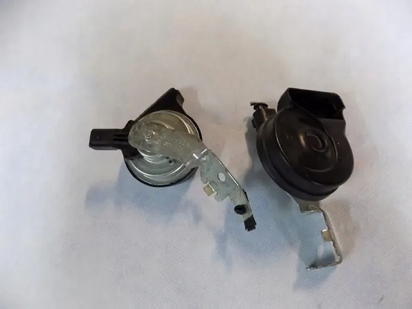 DW TIGUAN 5N2 BOCINAS 5N0951223A 5N0951221B image 2