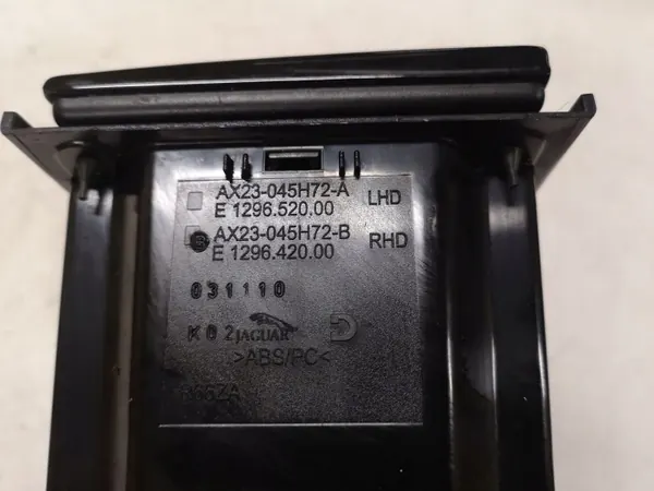 Cinzeiro Jaguar XF OEM AX23045H72 - Estado usado image 5