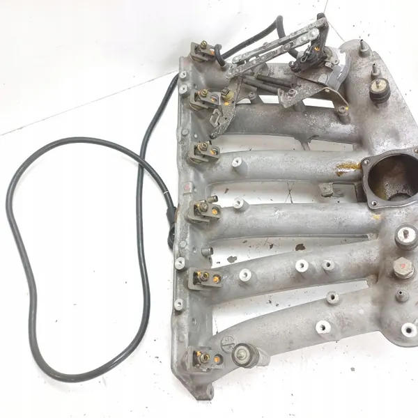 Mercedes-Benz 300 SL-24 Inlaatspruitstuk OEM R1041411001 image 10
