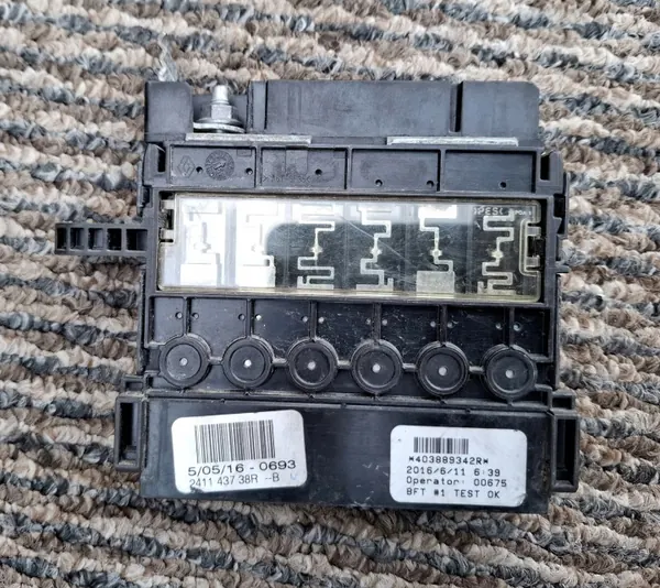 OEM 241143738R Accuzekeringmodule voor Renault Megane IV image 2