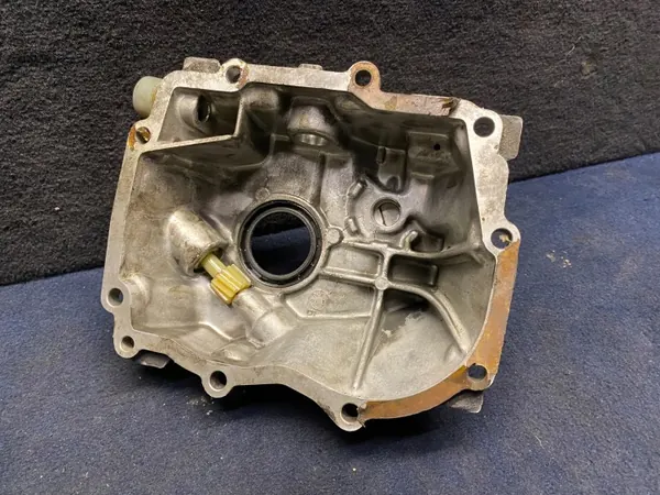 Mercedes W123 W124 Versnellingsbak Dek OEM 1232610820 image 4