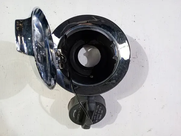 OEM KKM23139 Brandstofklep dop chroom Dodge Challenger image 3