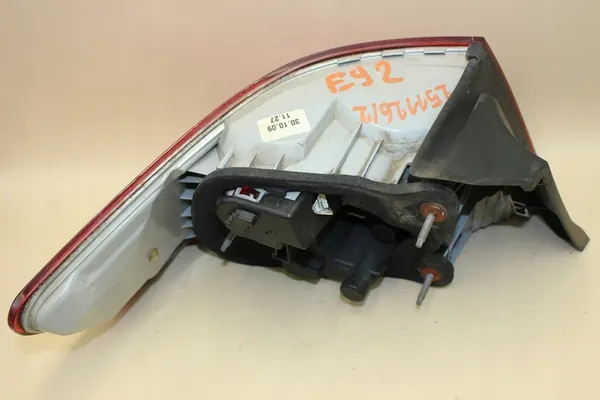 BMW E92 Luz Trasera Derecha Guardabarros OEM 7174404 image 6