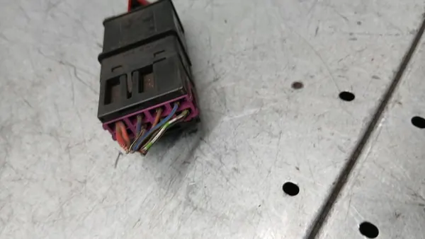 Interruptor de Emergência VW T4 2.5TDI 00-03 1C0953235D image 5