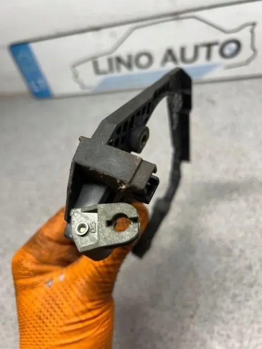 Moldura maçaneta porta traseira esquerda BMW 51228236646 E39 image 4