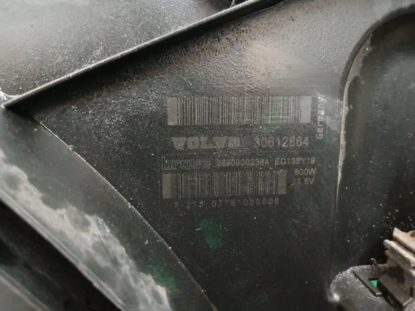 Ventilador de Radiador Volvo XC90 OEM 30612864 - Usado image 4