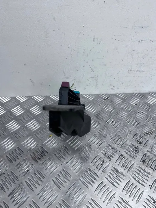 Opel Corsa D 1.4 Oe 55702022 image 2