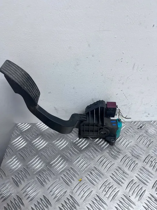 Opel Corsa D 1.4 Oe 55702022 image 3