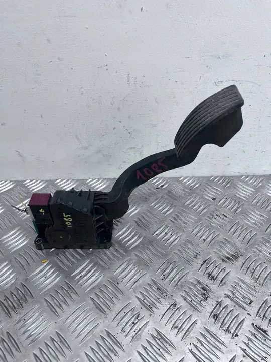 Opel Corsa D 1.4 Oe 55702022 image 4