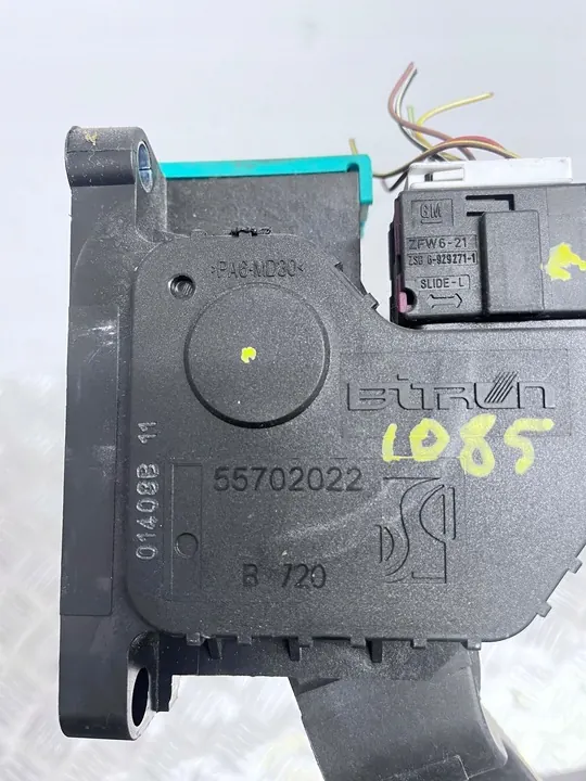 Opel Corsa D 1.4 Oe 55702022 image 5