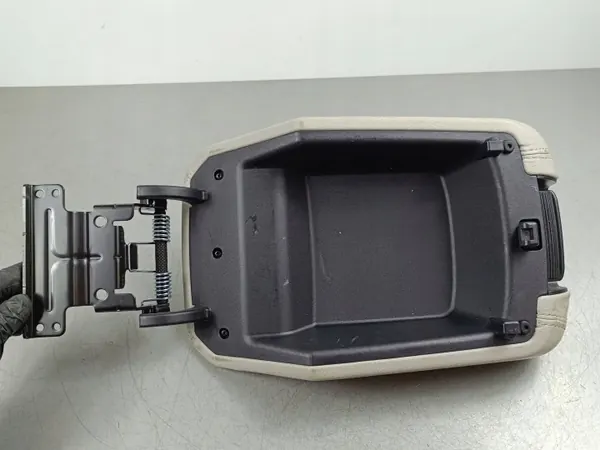 Accoudoir console Kia Sportage OEM 84660DM000GT image 5