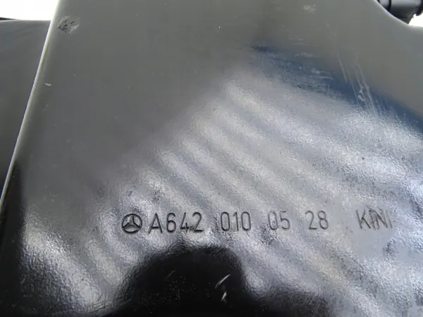 Cárter de aceite usado OEM A6420100528 Mercedes ML W164 image 6