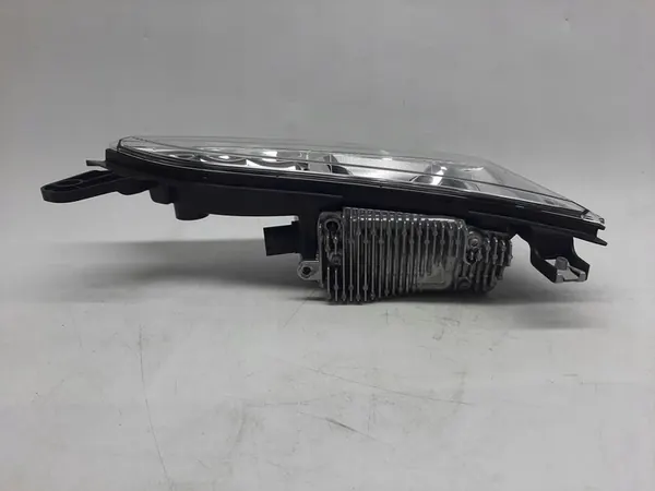 Farol SCANIA R S NEXTGEN Direito 2948554 image 3