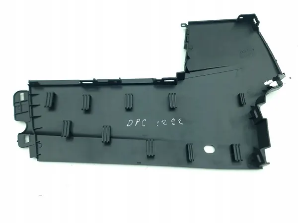 Renault Captur II 2022 Seitentunnelabdeckung OEM 00233461 image 5