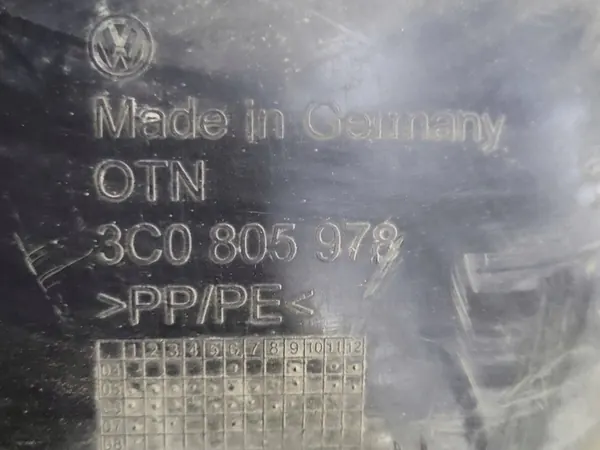 Volkswagen PASSAT B6 2008 Oikea etulokasuoja image 5