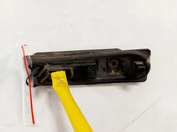 Mitsubishi ASX I Takaluukun mikrokatkaisija image 4