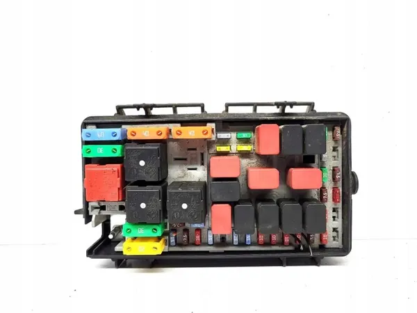 Säkringslåda Modul OEM 51744837 Fiat Grande Punto image 2