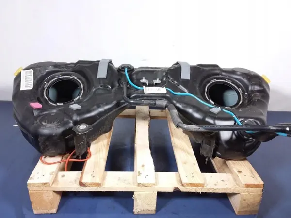 Mercedes-Benz polttoainesäiliö OEM A2124708601 image 5