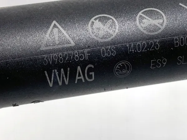 Vänster baklucka gasdämpare SKODA SUPERB III 3V9827851F image 4