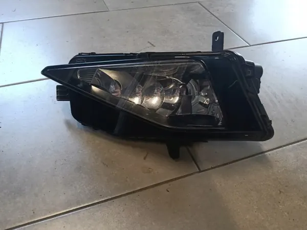 Vänster halogenstrålkastare OEM 510941661E VW Golf VII image 2