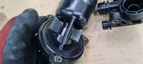 Válvula caixa Audi OE usado OEM 0AW301520H image 10