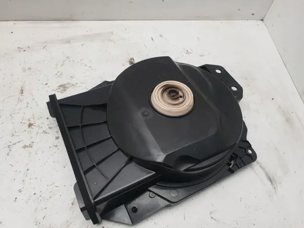 BMW 2 F22 F23 2016 Subwoofer image 2