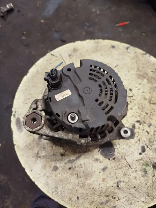 Audi A6 C5 Alternaattori OE 06C903016A image 3