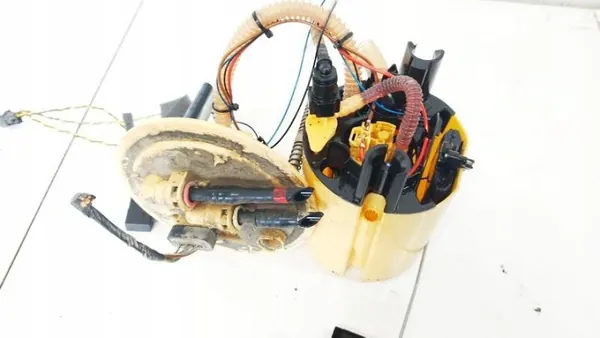 Pompe à carburant Ford Kuga OEM 8V419275AC 2008 2.0L image 2