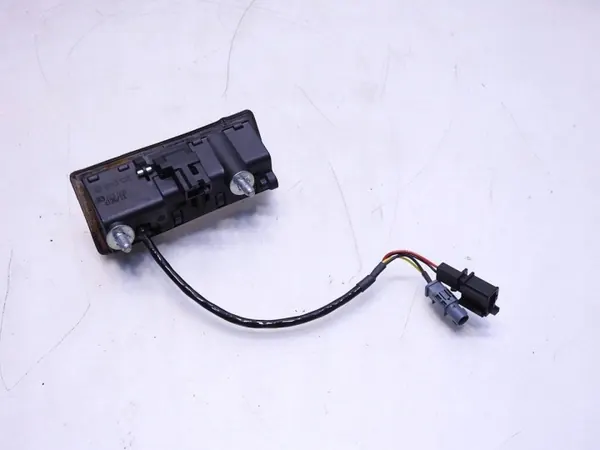 VW Passat B7 Kombi achteruitrijcamera OEM 3C9827566A image 4