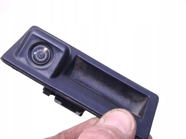 VW Passat B7 Kombi achteruitrijcamera OEM 3C9827566A image 8