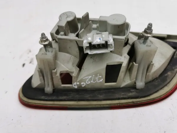 Mercedes-Benz B W245 2005 Luz Trasera de Maletero Derecha image 4