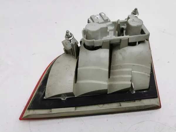 Mercedes-Benz B W245 2005 Luz Trasera de Maletero Derecha image 5