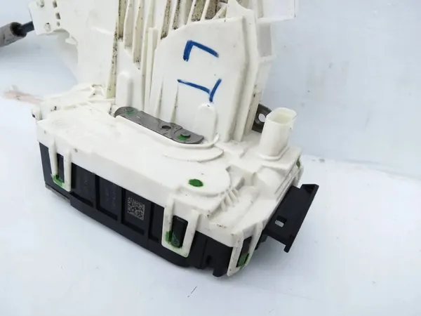 Vänster Bakdörrslås 4 Pin Mercedes CLS W218 image 3