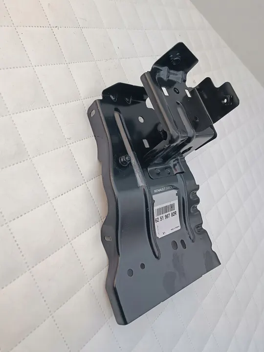 Support de lampe gauche Dacia Duster image 2