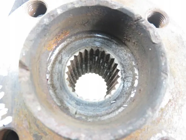 OEM 192 B2.000 Cubo Dianteiro Direito para Fiat Bravo II image 3