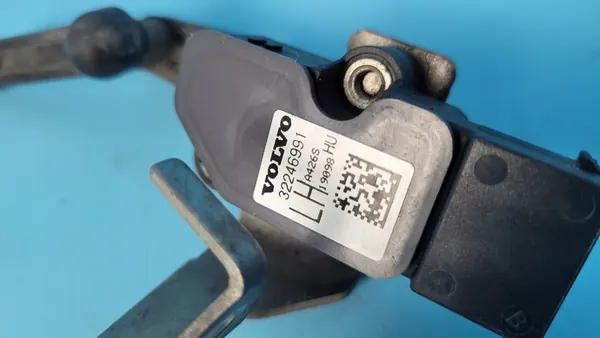 Sensor de nível do farol esquerdo VOLVO XC90 II 32246991 image 9