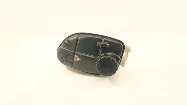 Réservoir d'expansion de liquide de refroidissement Mercedes-Benz GLA W156 2019 OEM A2465000049 image 7