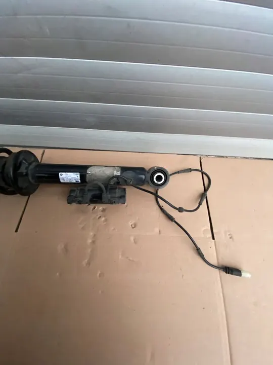 Ammortizzatore posteriore sinistro BMW 5 G30 6886887 VDC image 4