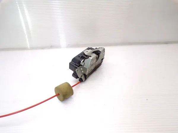 Baklucka Lås Mercedes W211 Kombi W164 ML W251 image 3