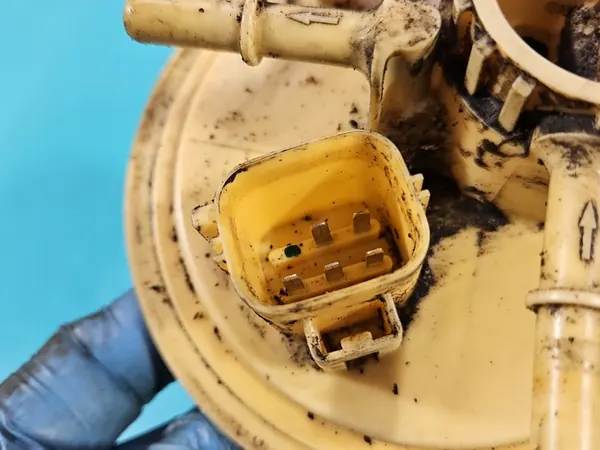 Bomba de Combustível Volvo XC90 I 02- 2.4 D5 OEM 30761739 image 5