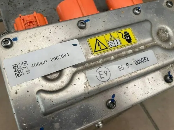 Módulo Inversor OEM 290105423R para Dacia Spring image 5