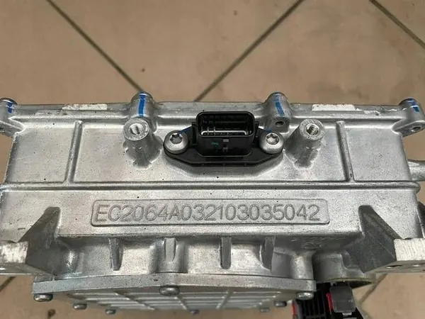 Módulo Inversor OEM 290105423R para Dacia Spring image 6