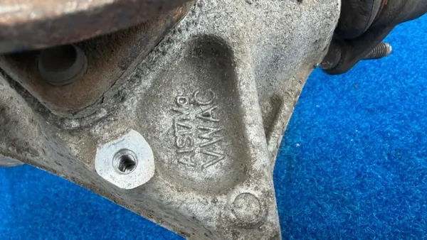 Framhjulsnav Höger OEM 5Q0407258C KP2JR image 3