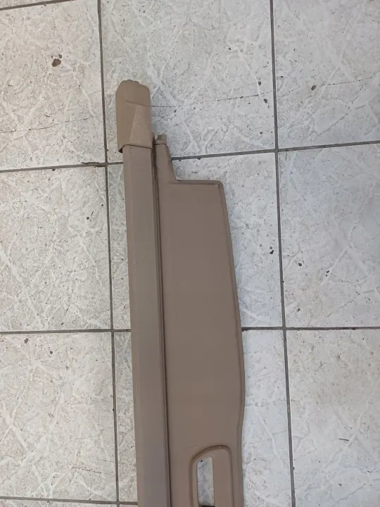 Volvo V70 XC70 bagageruimterolblind OEM roleta v70 beżowa image 3