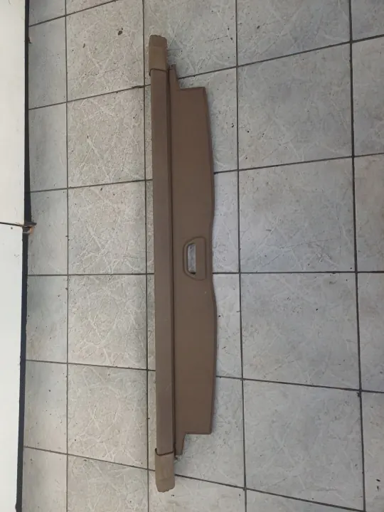 Volvo V70 XC70 bagageruimterolblind OEM roleta v70 beżowa image 4