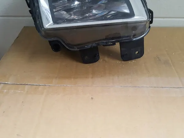 VW GOLF VI GTI Farol Esquerdo image 2