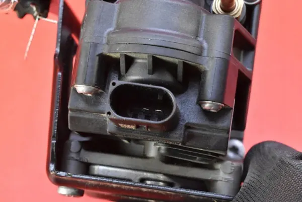 OEM 4KE616005E Ilmajousituskompressori Audi E-Tron image 10
